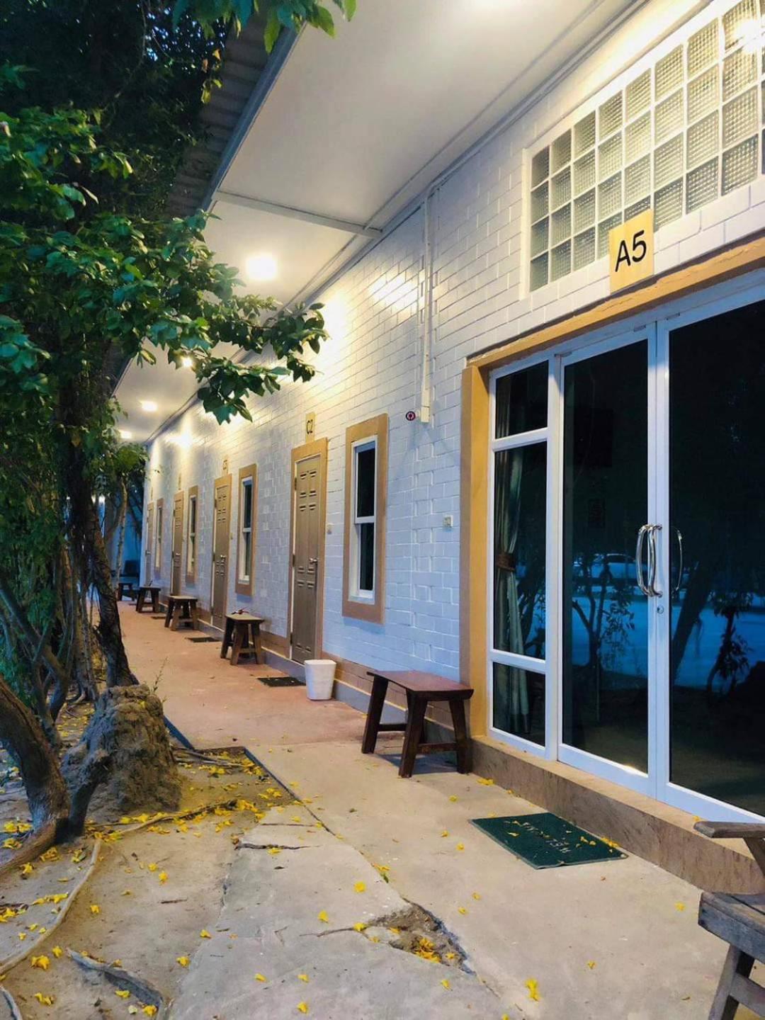 Three Bays Resort Prachuap Khiri Khan Exteriör bild