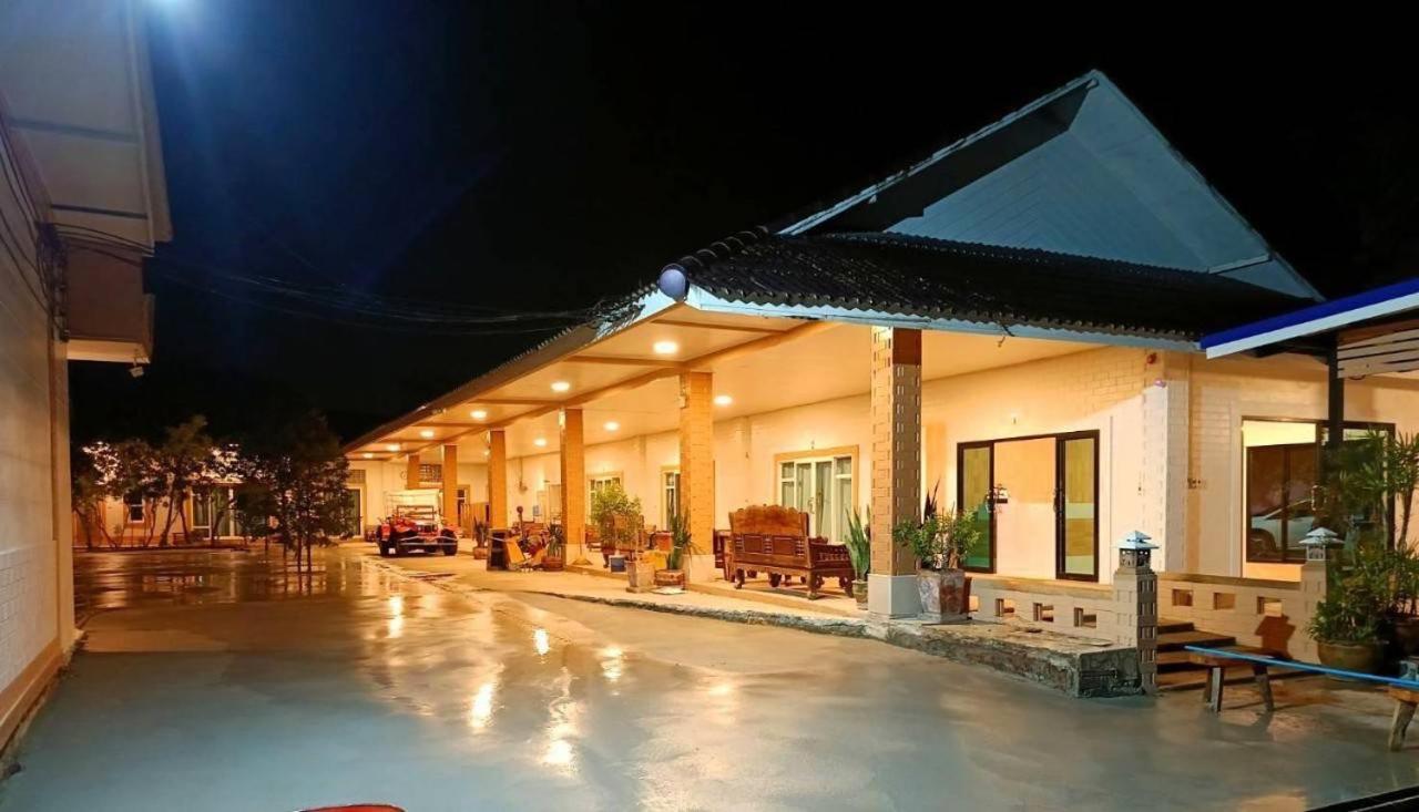 Three Bays Resort Prachuap Khiri Khan Exteriör bild